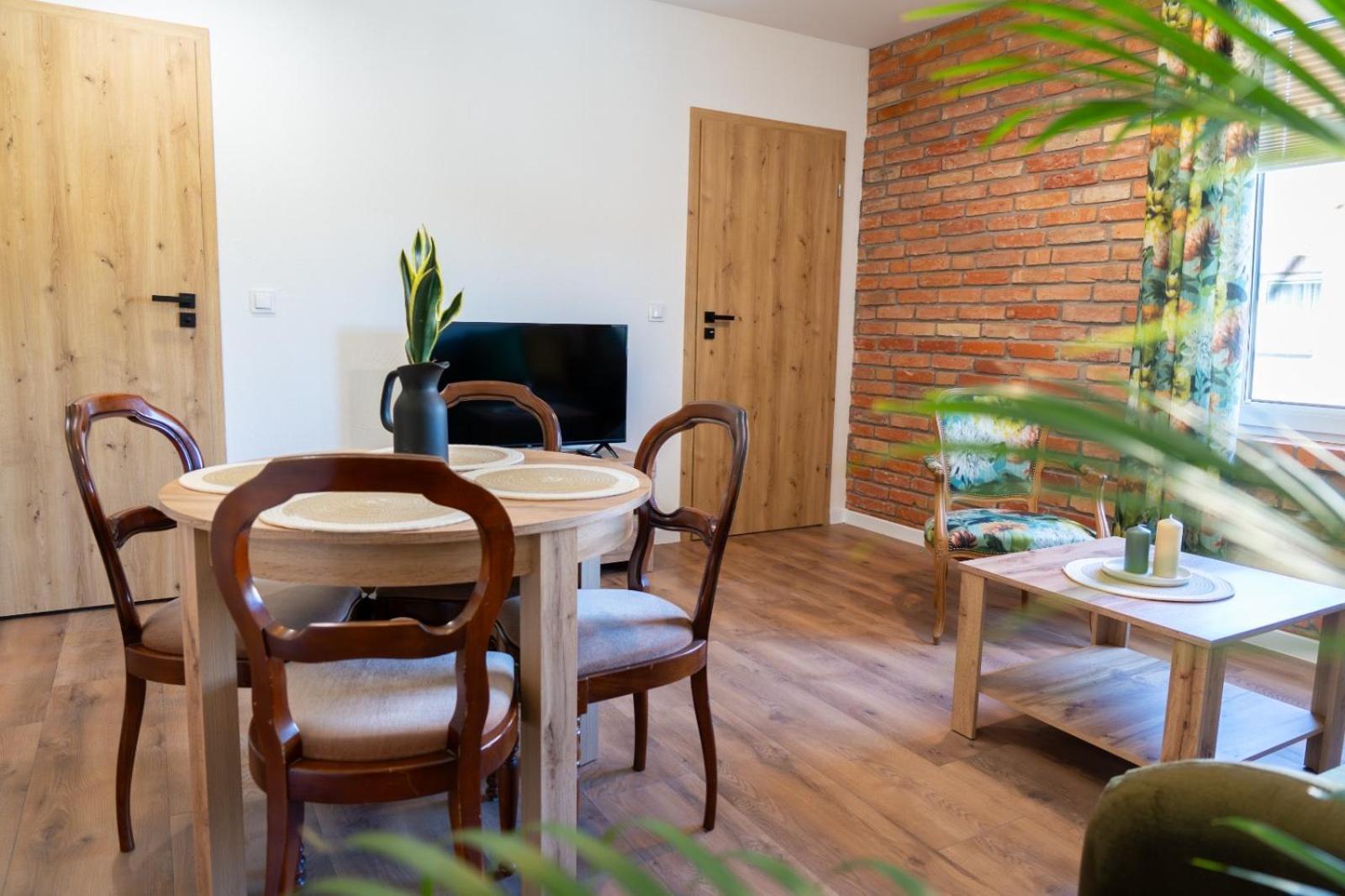 Cztery Pory Roku Apartment Wiele Exterior photo